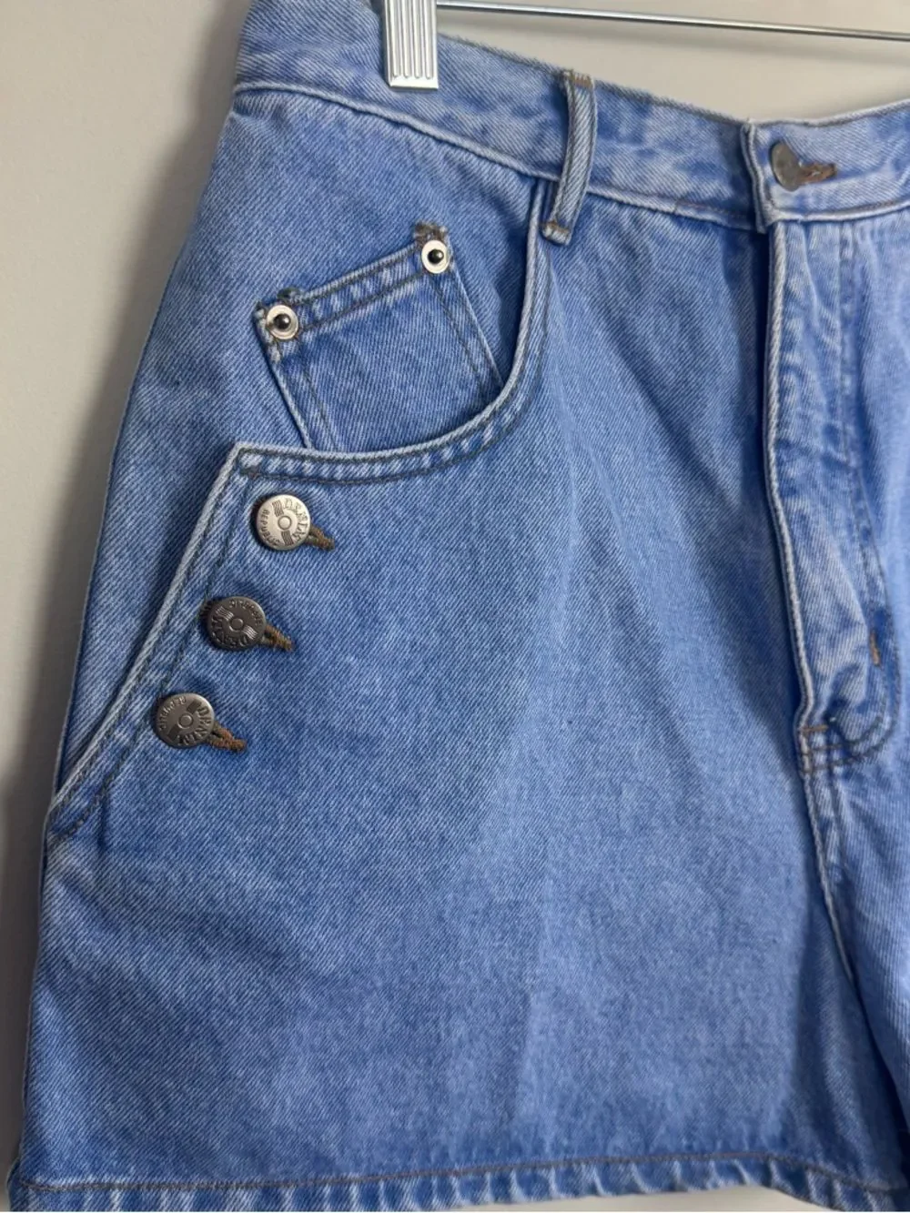 DENIM REPUBLIC | Vintage High-Rise Denim Shorts Button Detail Women’s Size 13/14
